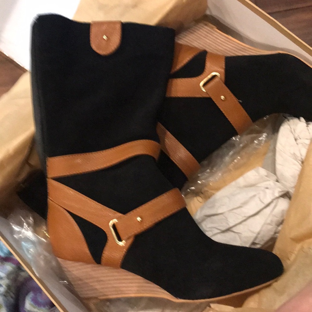 Wedge boots